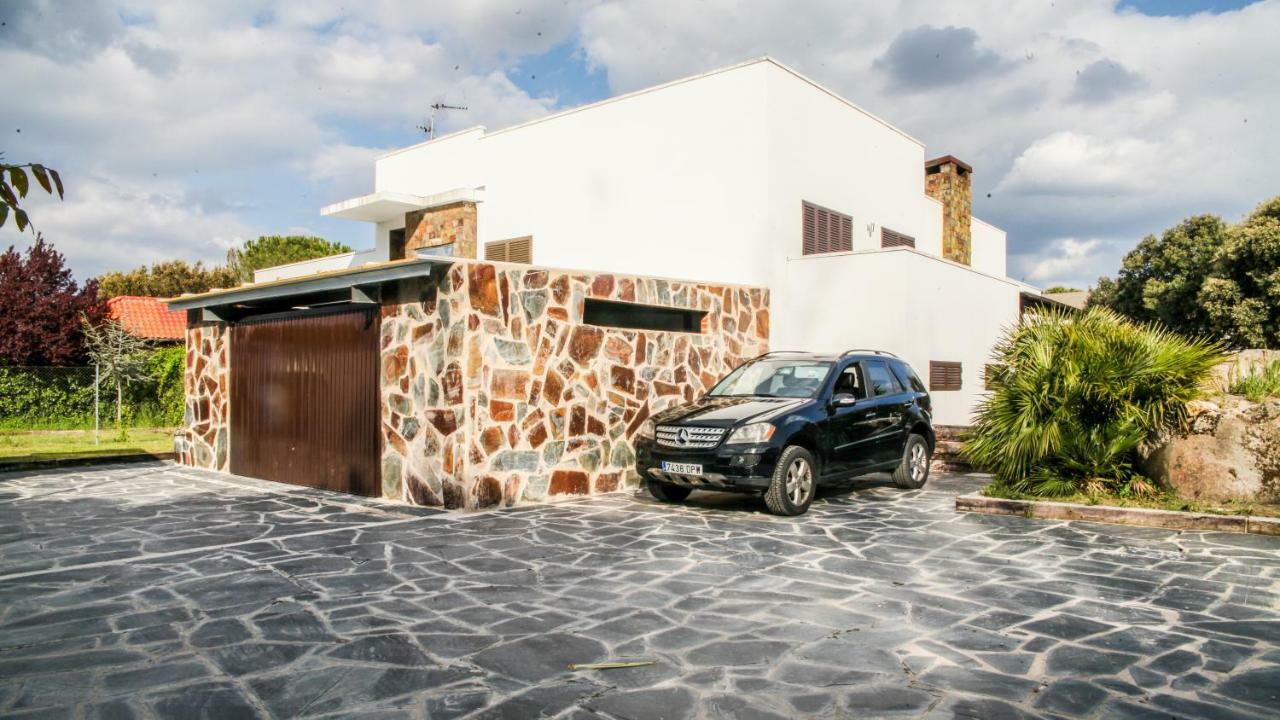 Villa La Roca Madrid Guadarrama Exterior foto